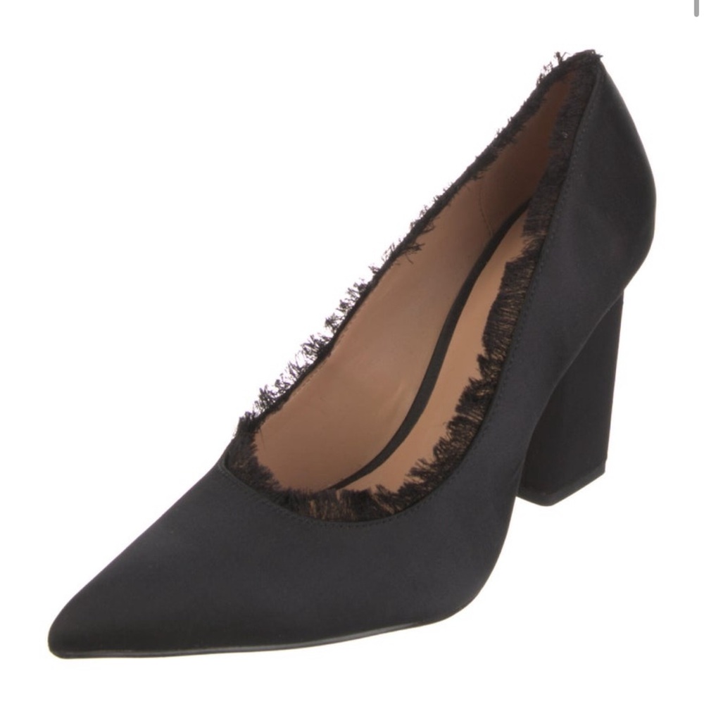 Halston Heritage Classic Black Pumps 7.5 38